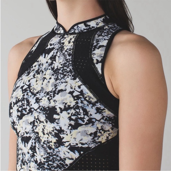 Lululemon Salty Swim Rashie Crosscourt Petal Black Clarity Yellow / Black - Picture 2 of 13